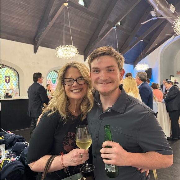 Meet your Posher, Shelley - Picture 4 of 11